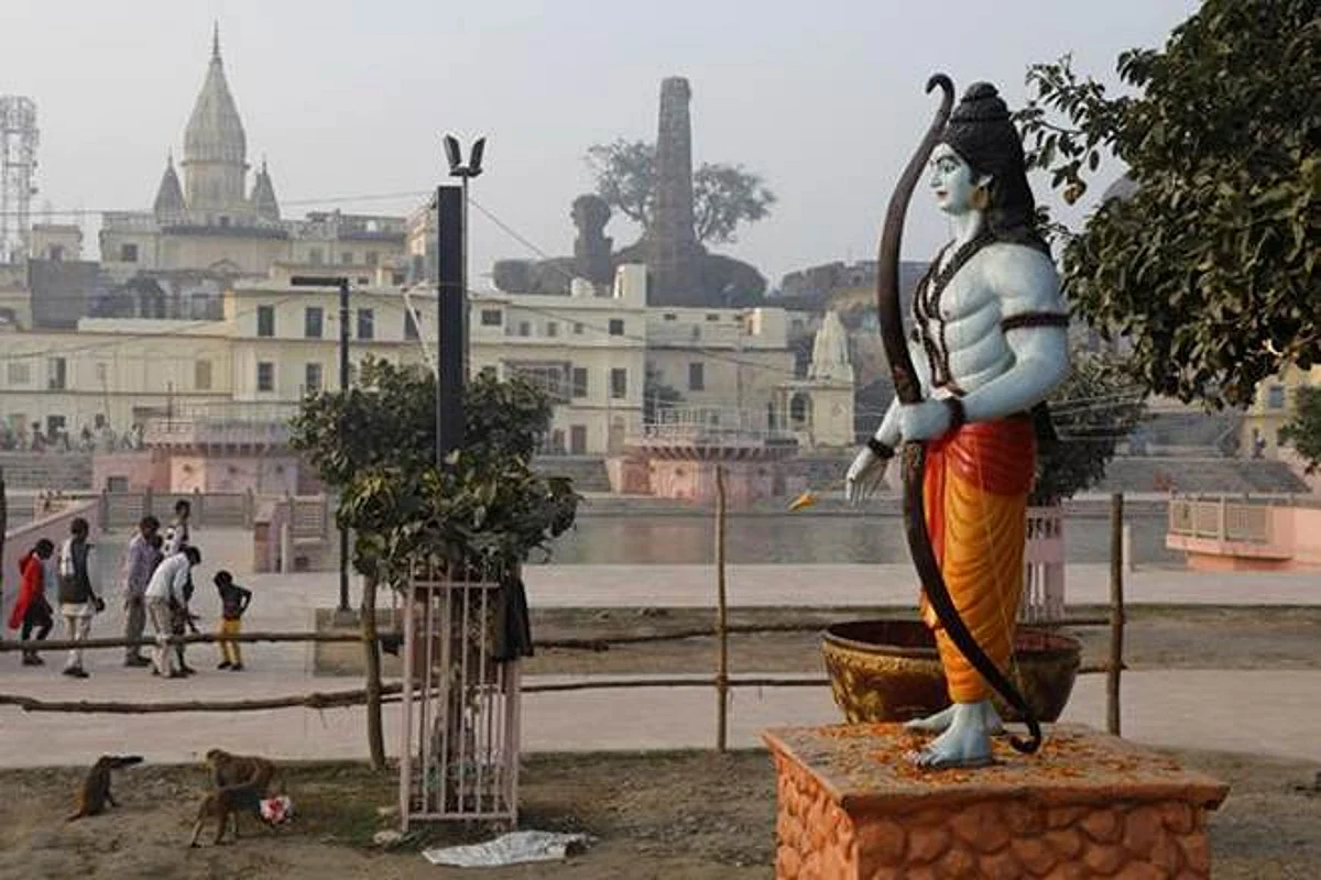 राम मंदिराच्या भूमिपूजनासाठीचा मुहूर्त अशुभ - शंकराचार्य बरसले
