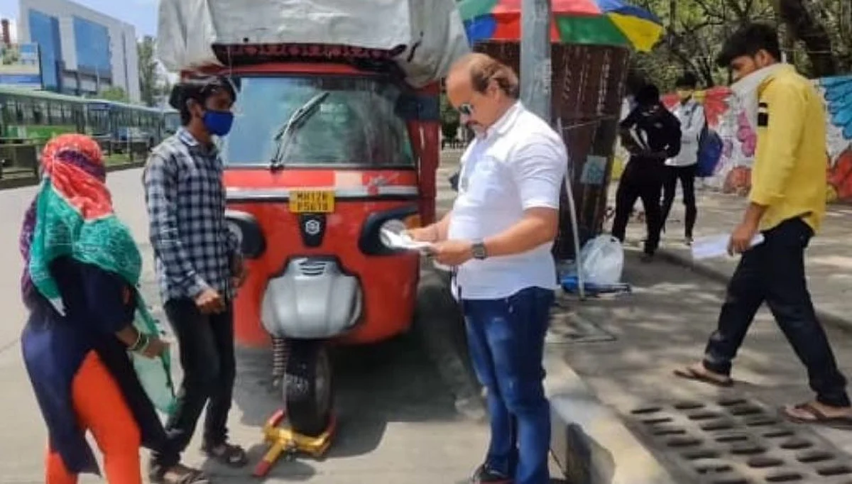 मनसे नगरसेवक वसंत मोरेंचा दणका ! दिव्यांगांसाठी तोडला महापालिकेने लावलेला जॅमर