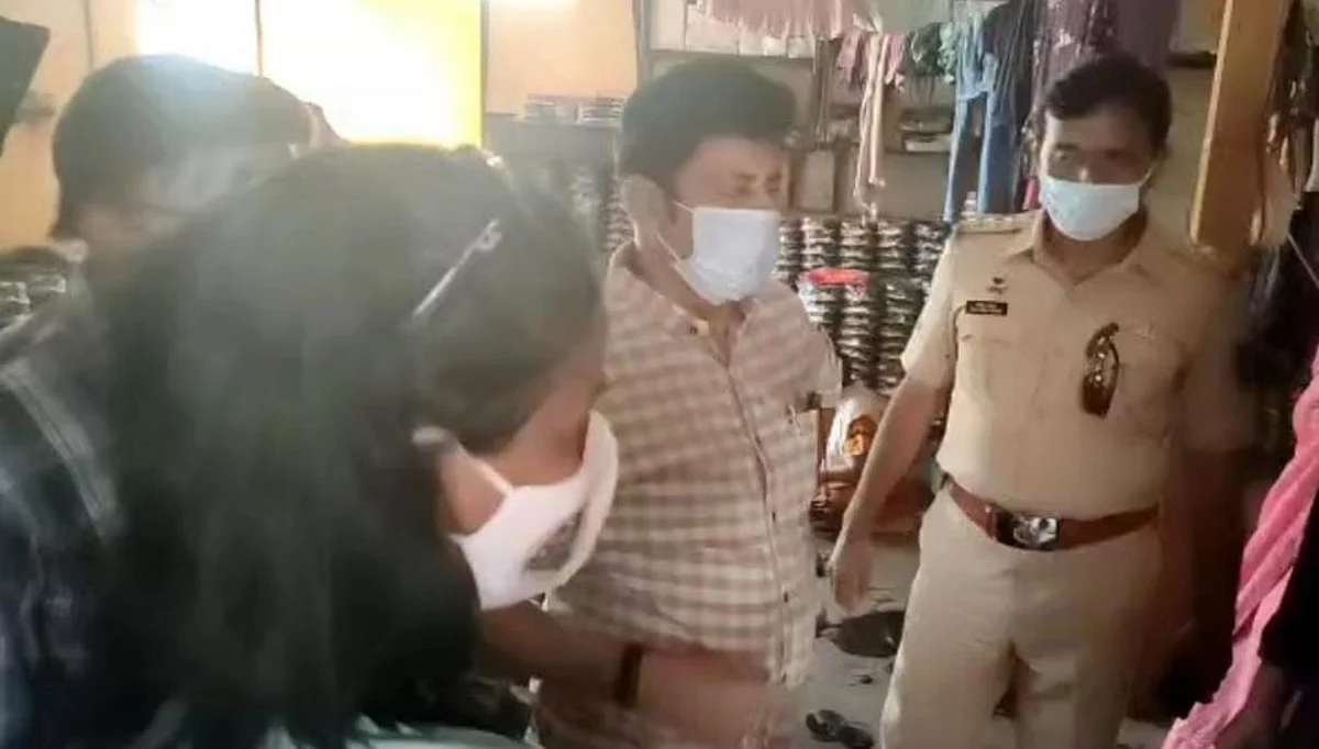 कोरोना चाचणीच्या स्वॅब स्टिकची 'निर्मिती' चक्क झोपडपट्टीत.....