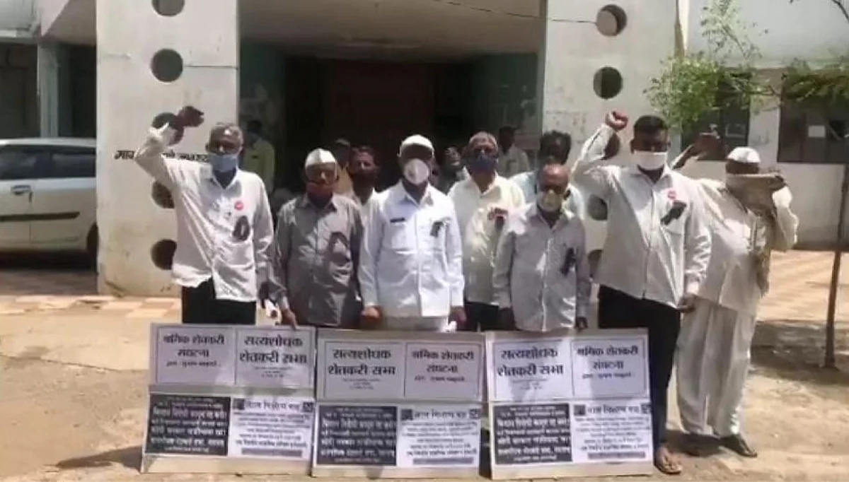 मोदी सरकारचा शेतकरी संघटनांकडून काळ्या फिती बांधून निषेध