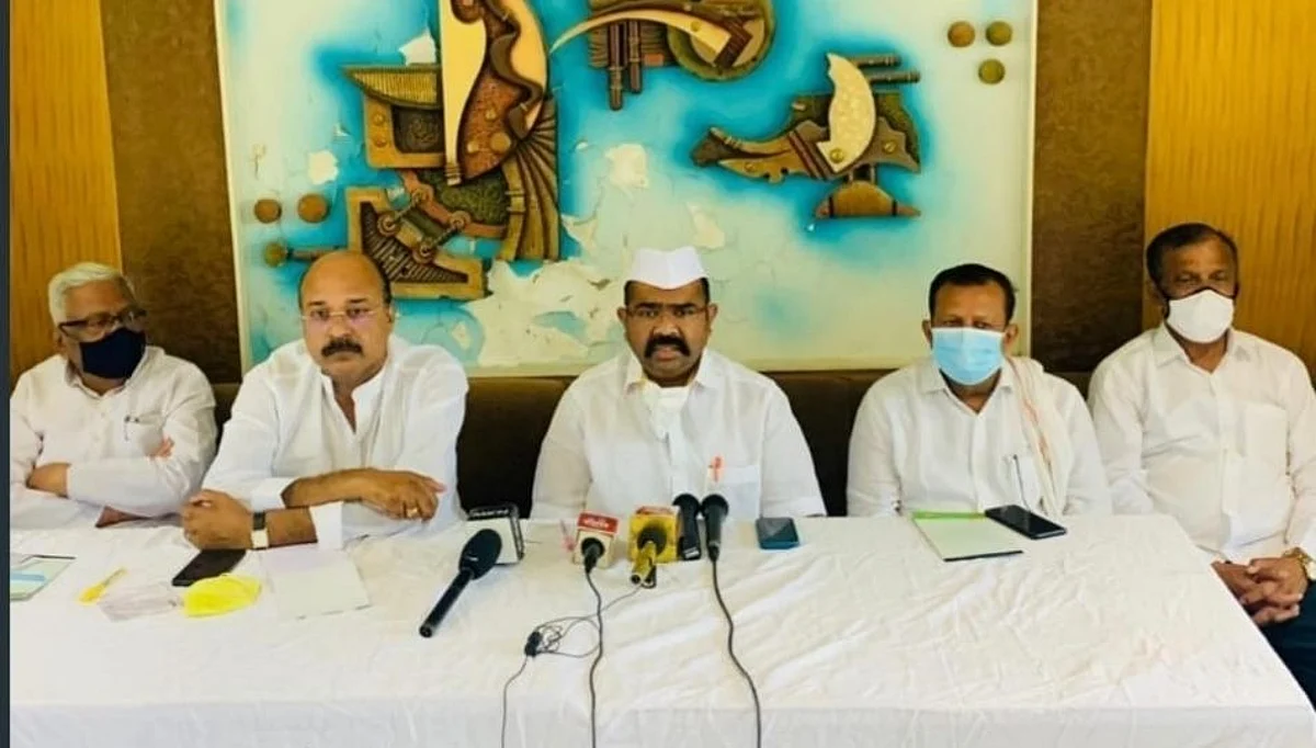 सरकार मराठा आणि ओबीसींमध्ये भांडणं लावण्याचं काम करतंय- नरेंद्र पाटील