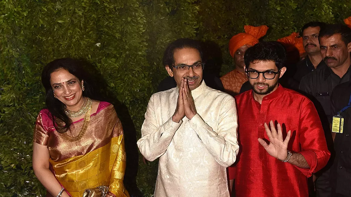 वाचा ! ठाकरे कुटुंबाकडे किती संपत्ती ??