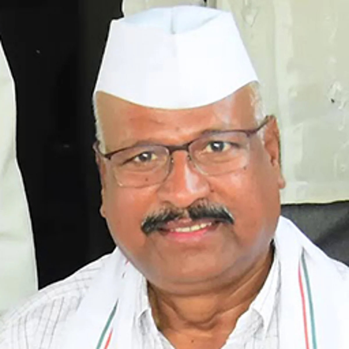 शिवसैनिकांनी अडवला आपल्याच मंत्र्याचा ताफा