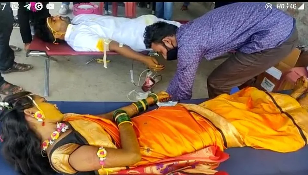 लग्नात रक्तदान शिबिर...वधू-वरानेही हळदीच्या अंगाने केले रक्तदान