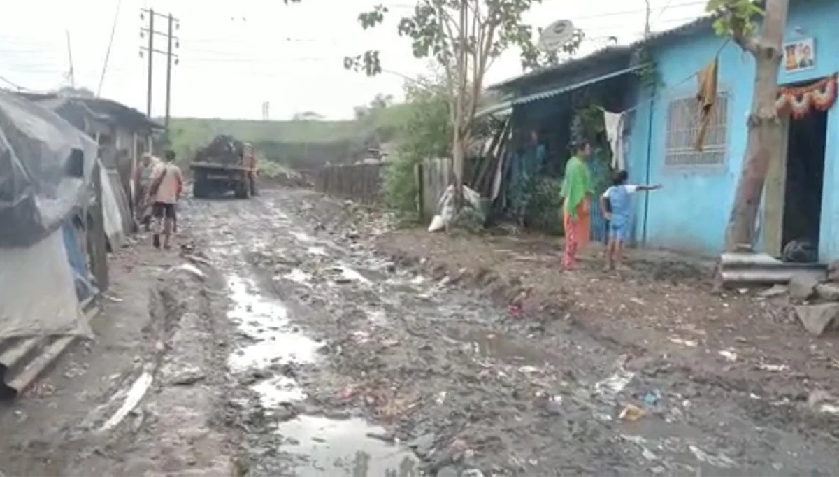 डम्पिंग ग्राऊंडच्या कचर्याचे दूषित पाणी नागरिकांच्या घरात !