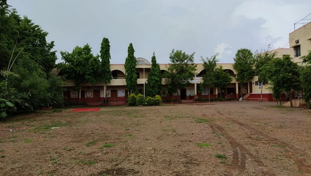 अनलॉक झालं, उद्यापासून शाळा सुरू पण चिमुकले अद्यापही घरातच बंदिस्त