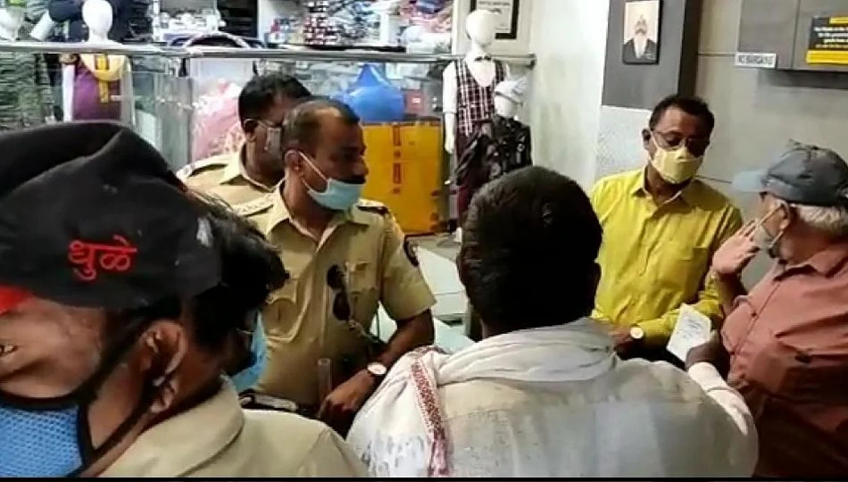 धुळे शहरात नियमांचे उल्लंघन करणाऱ्या दुकानदारांवर शहर पोलिसांची धडक कारवाई