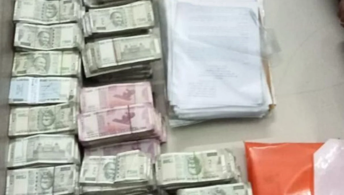 आरे दुग्ध वसाहतीचे मुख्य कार्यकारी अधिकारी नथू राठोड अँटी करप्शनच्या जाळ्यात