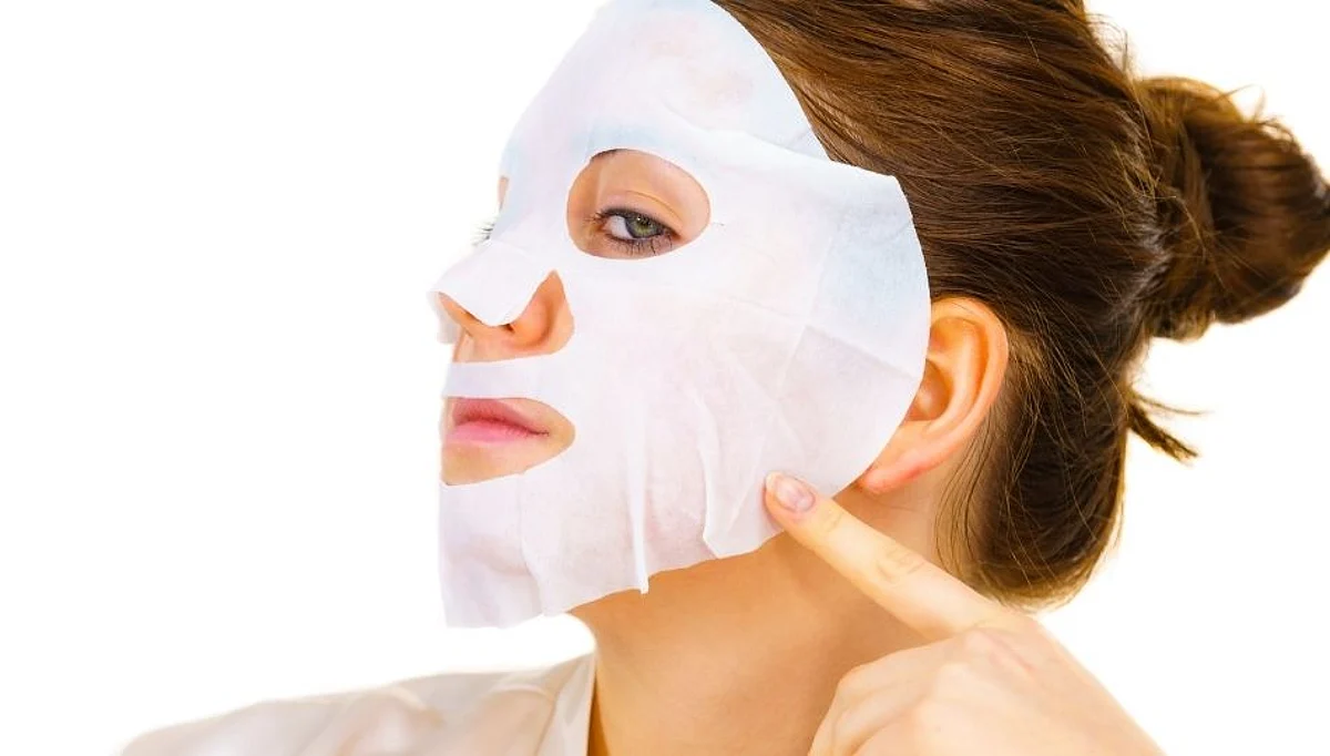 Beauty Tips: ग्लोइंग त्वचा मिळवण्यासाठी घरीच बनवा फेस शीट मास्क