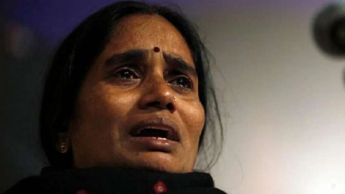 दोषींना फाशी दिल्यानंतर निर्भायाची आई म्हणाली ....