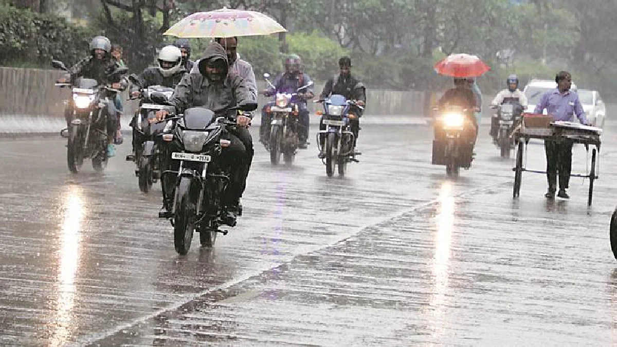 मुंबई-पुण्यात विजांच्या कडकडाटासह मुसळधार पाऊस