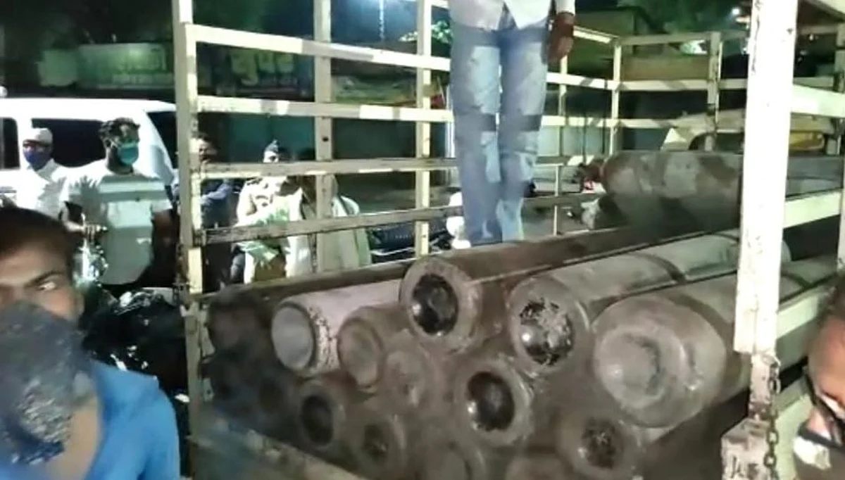 जालन्यात आॅक्सिजन सिलेंडरची साठवणूक पकडली
