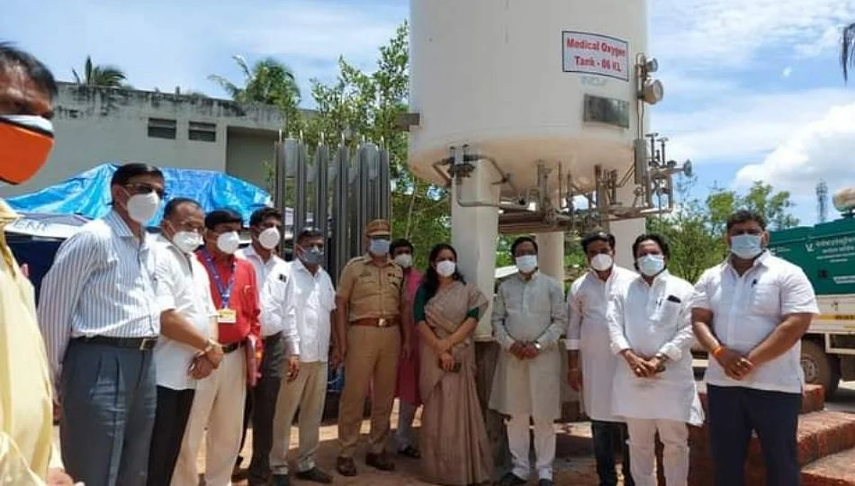 सिंधुदुर्गमध्ये नव्याने उभारण्यात आलेल्या ऑक्सिजन प्लांटवर राजकीय वादंग