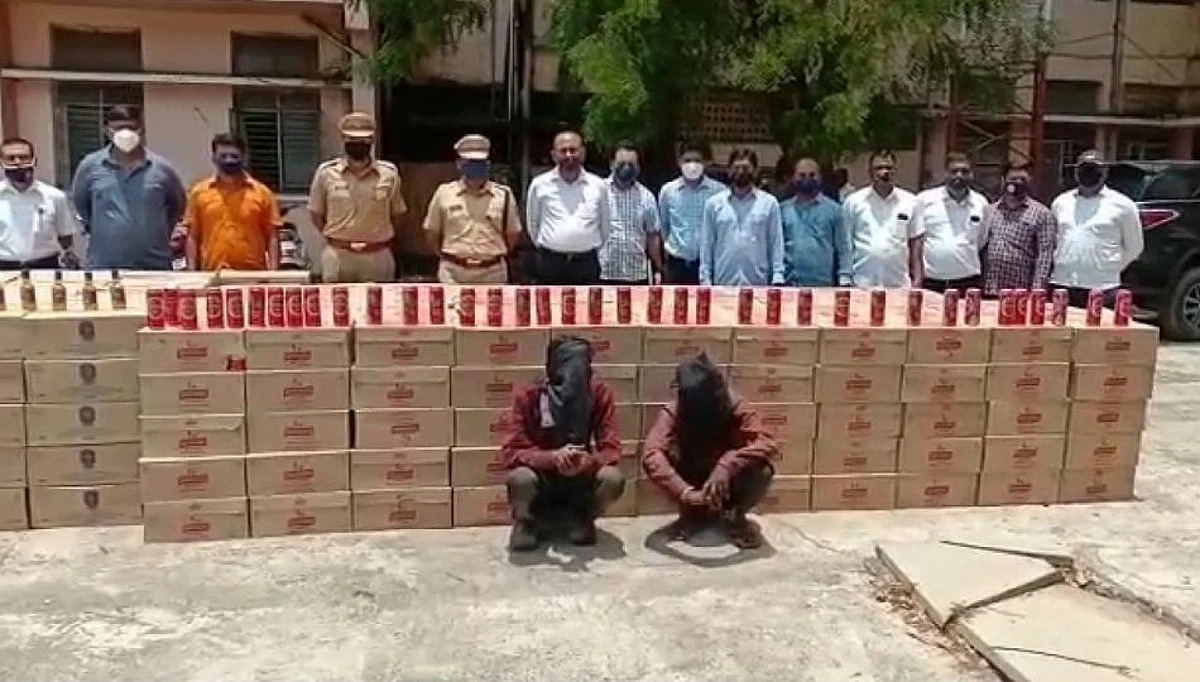 धुळ्यात अठरा लाखांपेक्षा जास्त किंमतीचा दारूसाठा जप्त
