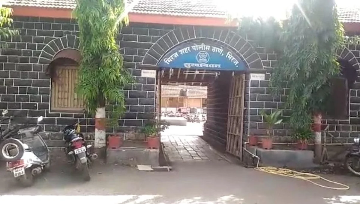 रिपब्लिकन पार्टी जिल्हा अध्यक्ष आणि माजी नगरसेवक अशोक कांबळे यांच्यावर गुन्हा दाखल