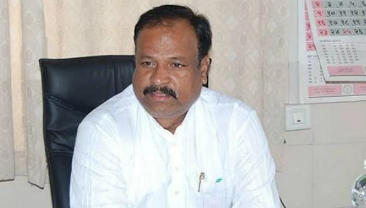"मुख्यमंत्र्यांनी आदेश दिला तर राणा दाम्पत्या विरोधात निवडणूक लढवतो"