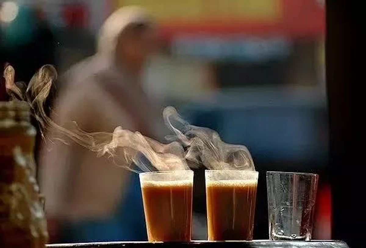 महागाईचा राक्षस चहाच्या मानगुटीवर... कटिंग चहा महागणार...