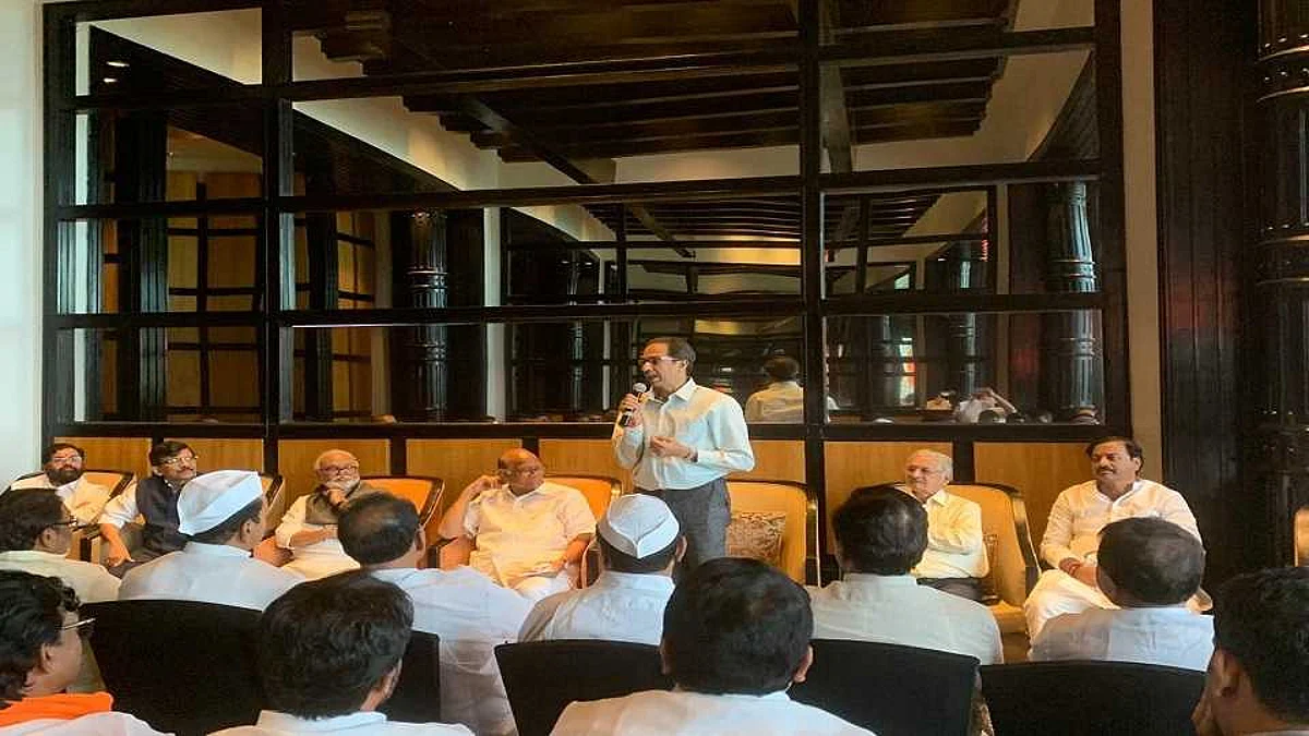 उद्धव ठाकरे राष्ट्रवादीच्या आमदारांशी काय बोलले?