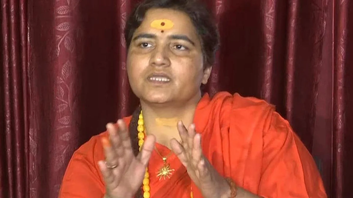 VIDEO | प्रज्ञासिंह पुन्हा बरळली, आता तर निशाणा थेट राष्ट्रपित्यावरच!