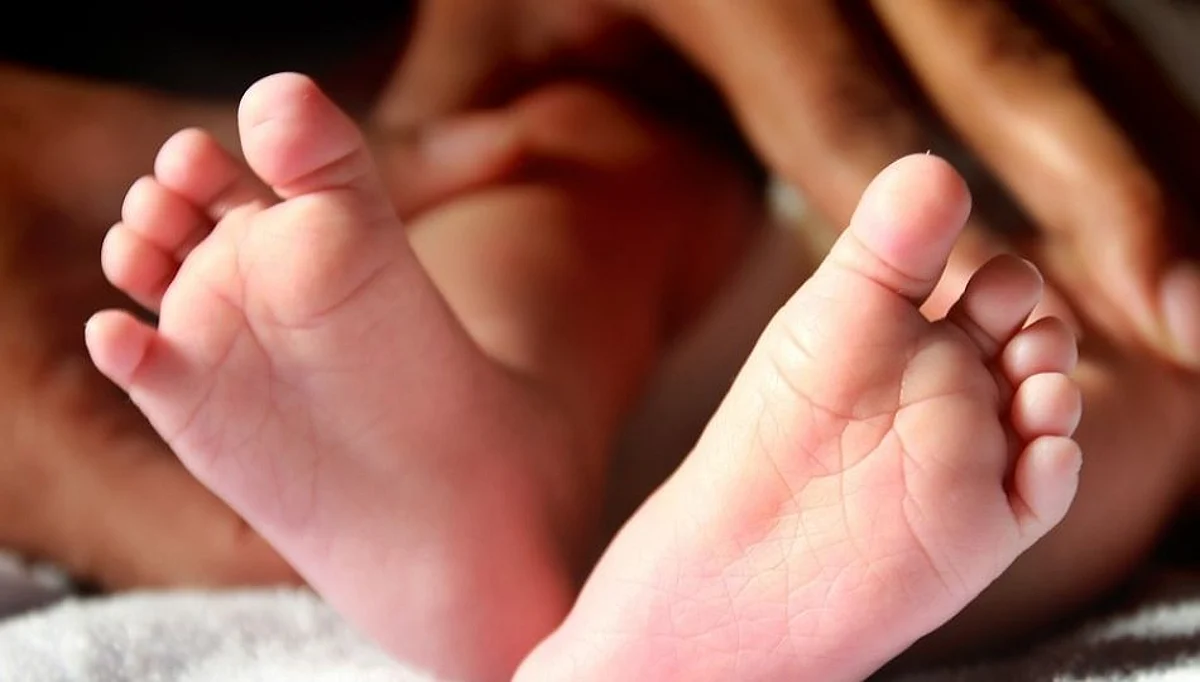 धक्कादायक - ४४ दिवसांच्या बाळाला कोरोनाची लागण; वैदयकीय क्षेत्रात खळबळ