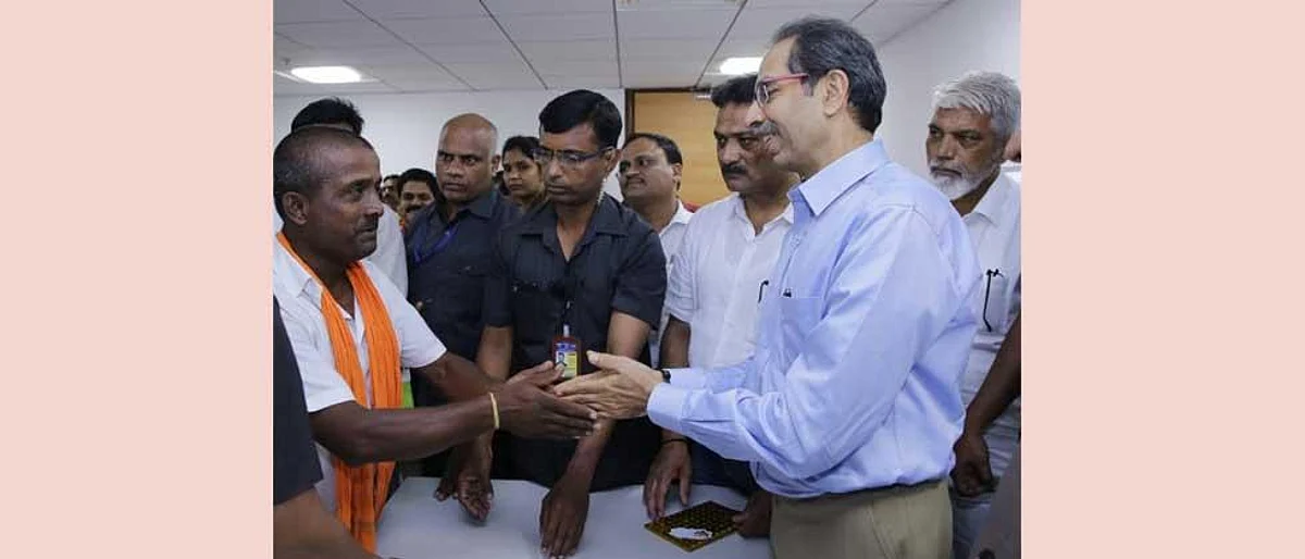 ठाकरे मुख्यमंत्री होण्यासाठी त्यानं नवस केला आणि1080 किमी चालत तिरुपतीला पोहचला....