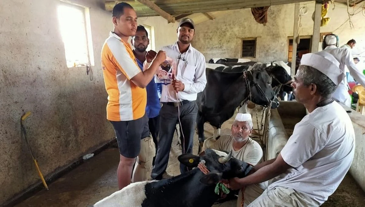 शासकीय दुर्लक्ष अन पशुवैद्यकीय अधिकाऱ्यांच्या व्यथा !