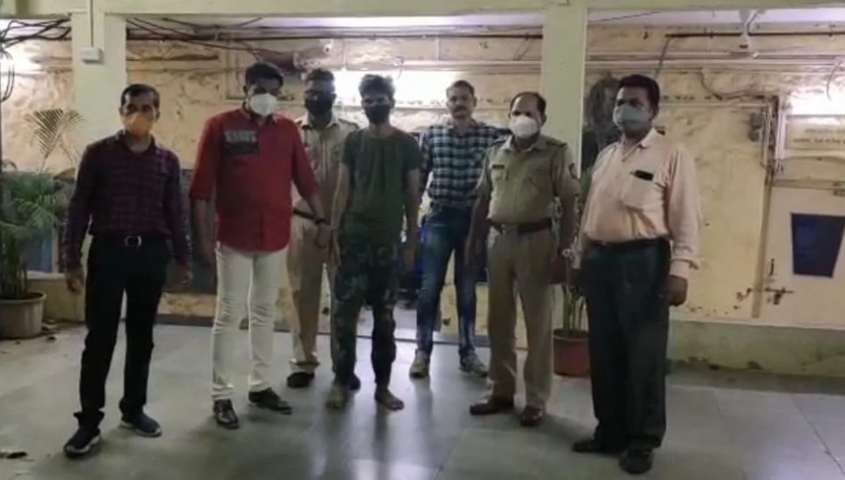रेल्वे प्रवासासाठी मुंबई महापालिकेचे बोगस आयकार्ड बनवणे आले अंगलट !