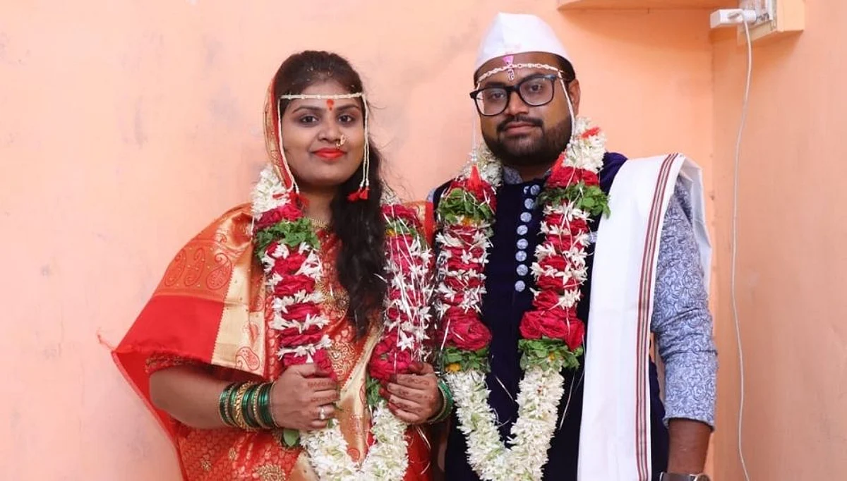 कोरोना पॅटर्न : त्यांनी एकमेकांना पाहिले पसंत केले अन् दोन तासात लग्न आटोपले !
