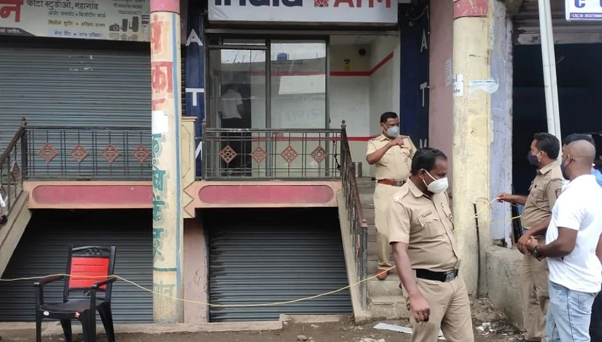 चोरट्यांनी चक्क एटीमच नेले चोरुन...