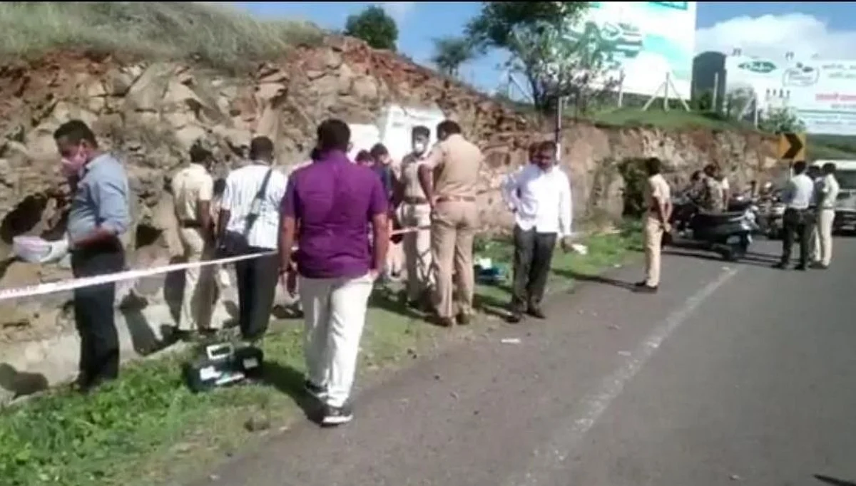 खंबाटकी घाटात आढळला; युवतीचा अर्धवट जळालेल्या मृतदेह