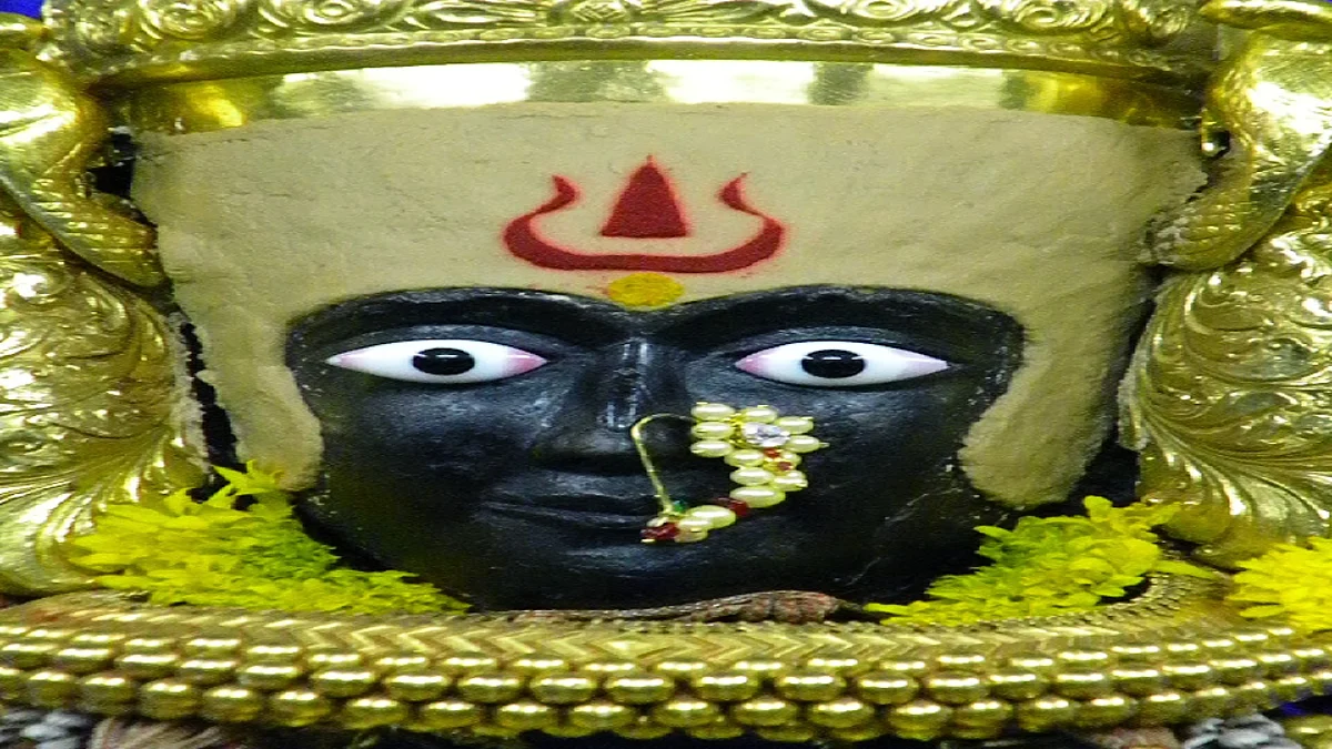 आदिशक्तीच्या उत्सवाला सुरवात