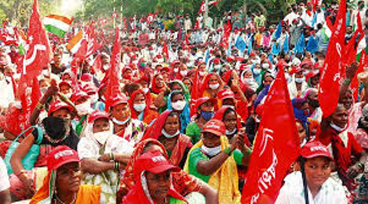 गाजलेल्या शेतकरी आंदोलनाची संपूर्ण कहाणी! मुंबईत धडकलेल्या शेतकऱ्यांच्या लाल वादळाचं आंदोलन तापतं तेव्हा...