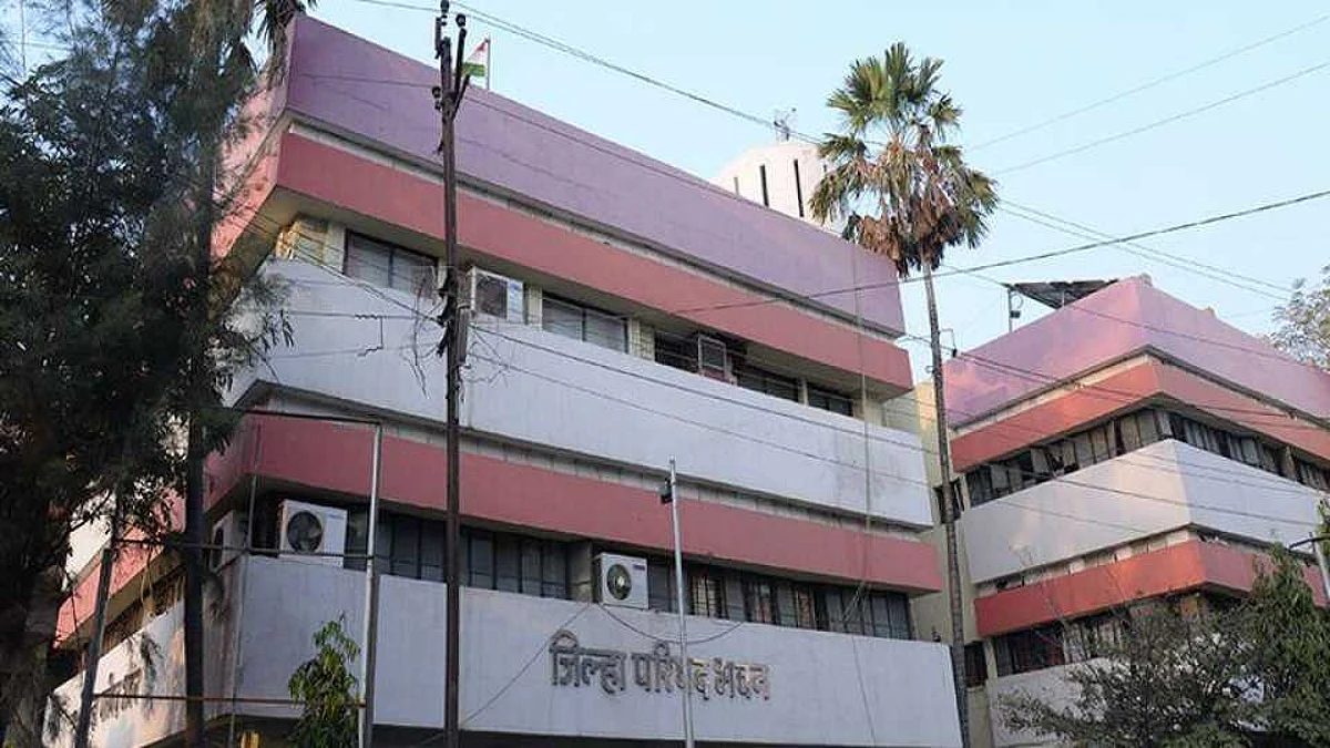 एका अधिकाऱ्यावर तीन विभागांचा पदभार