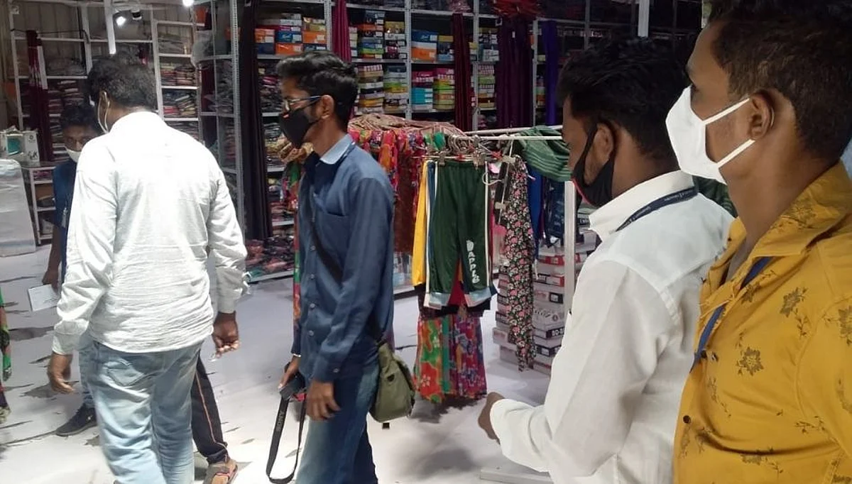 संचारबंदीचे उल्लंघन केलेल्या दुकानावर बुलडाणा नगर पालिकेने ठोठावला दंड