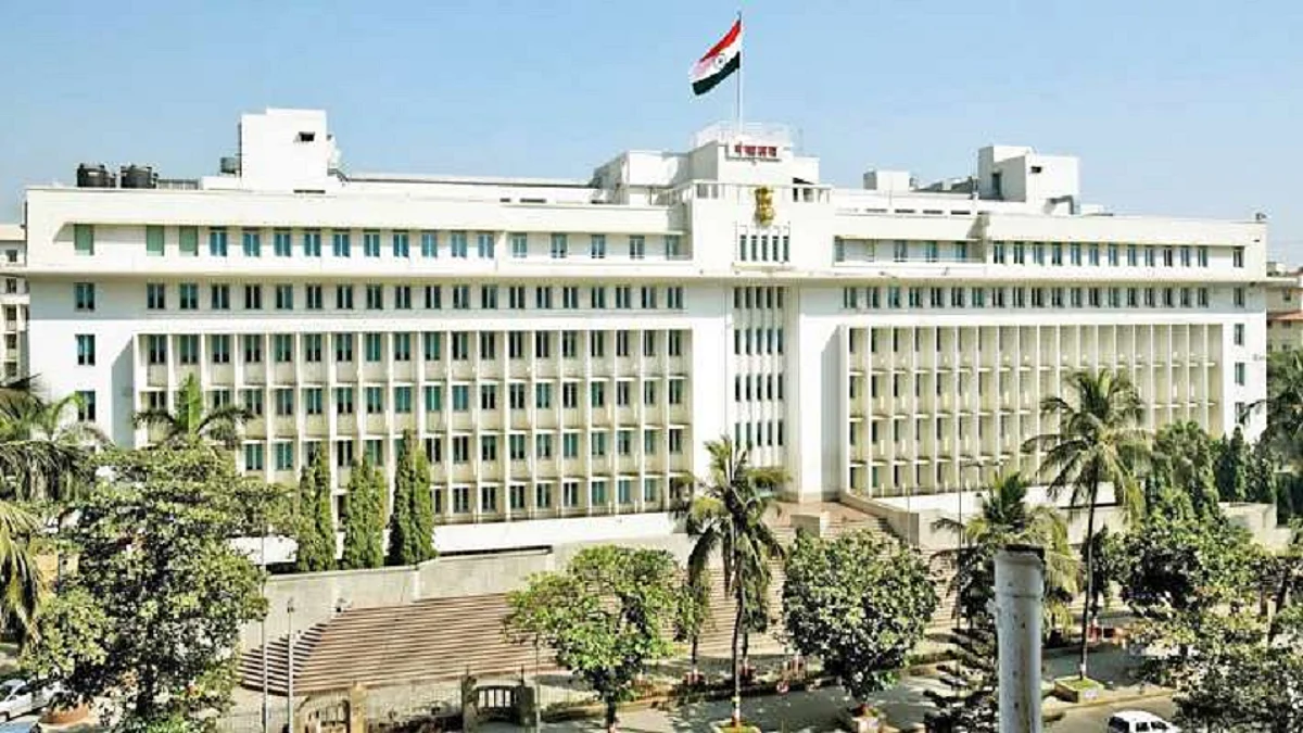 शासकीय सेवा आणि शैक्षणिक संस्थांमधील १०% सवर्ण आरक्षण राज्यातील भूमिपुत्रांनाच होणार लागू