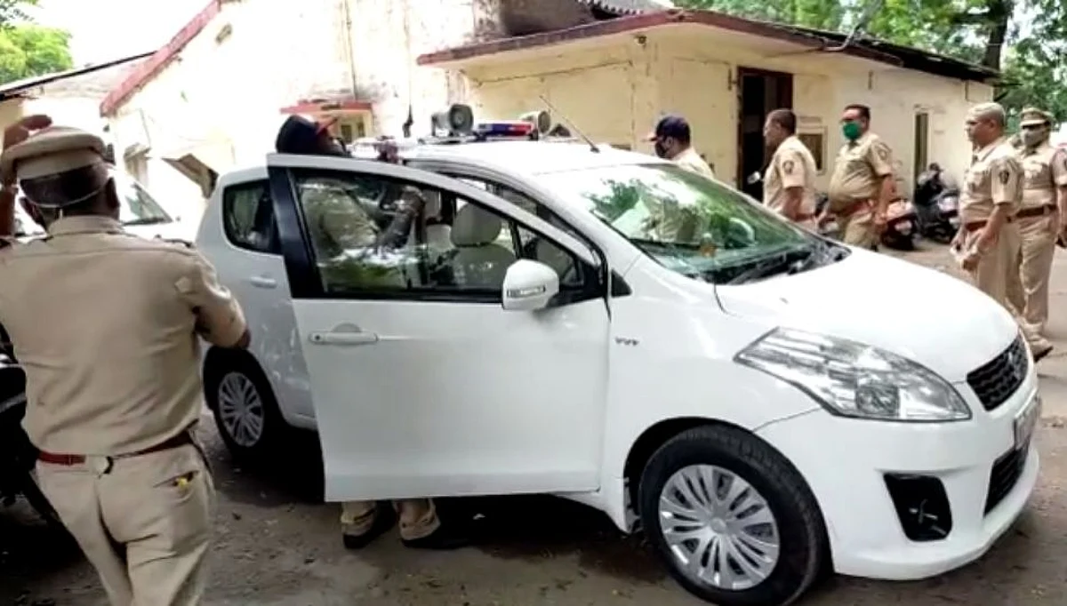 शेती अवजाराने वार करून ५२ वर्षीच्या इसमाचा खून