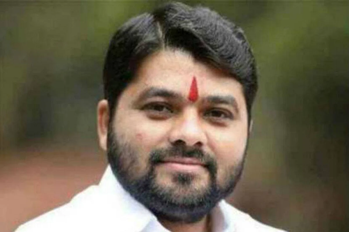 पंधराव्या वित्त आयोगातुन मोठ्या गावांमध्ये शंभर खाटांचे कोविड सेंटर उभारा: रविकांत तुपकर यांची मागणी