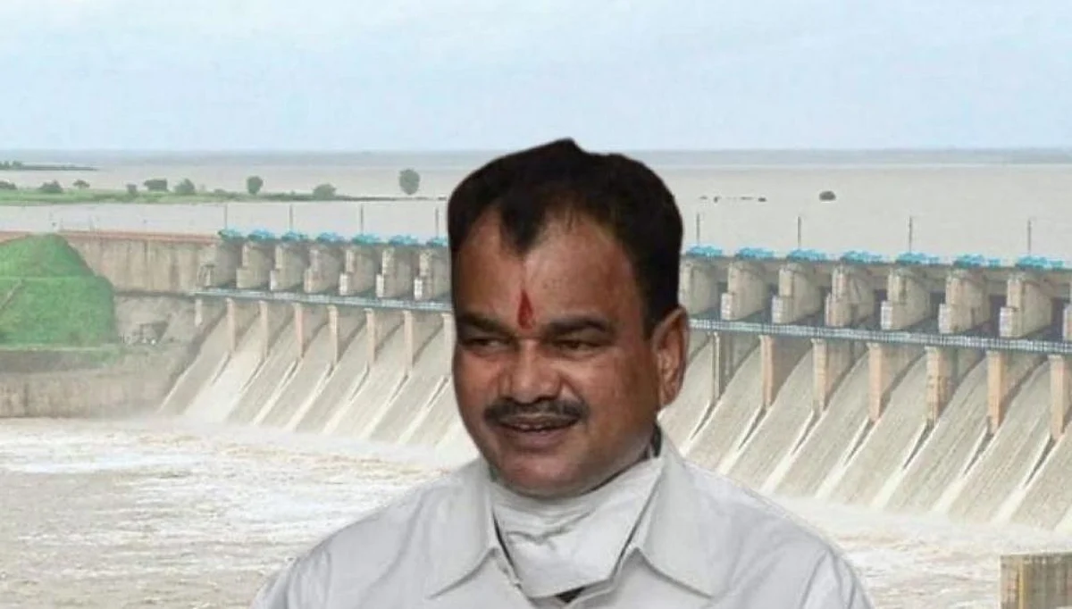 सोलापूरचे थेंबभर पाणी घेणार नाही; इंदापूरलाही कमी पडू देणार नाही....(व्हिडिओ)