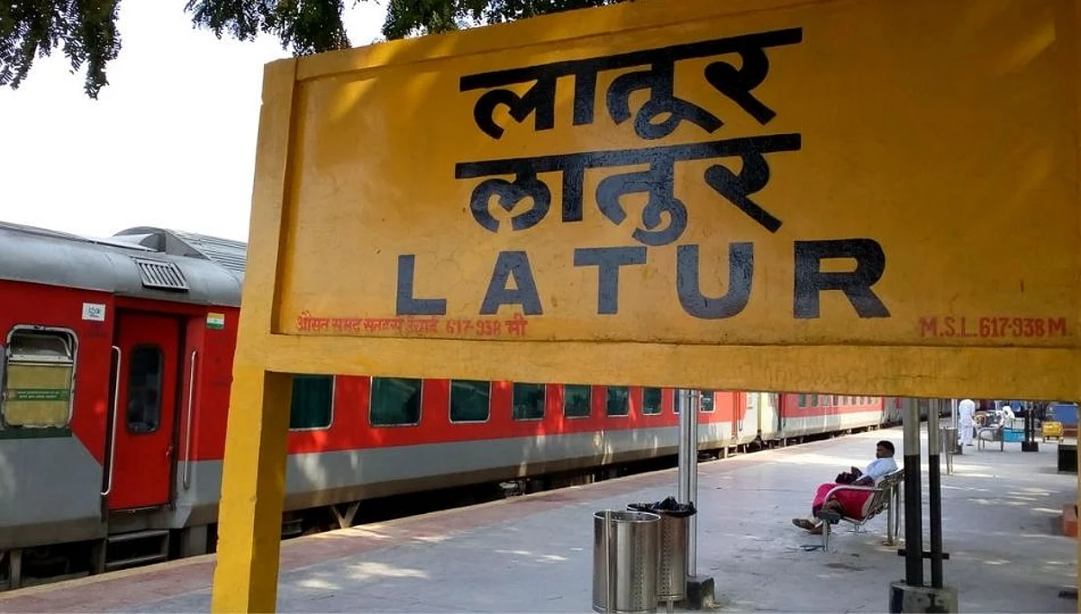 शंभर कोटींची उलाढाल आली वीस कोटींवर, शिक्षण पंढरीच्या अर्थकारणाला लागली घरघर