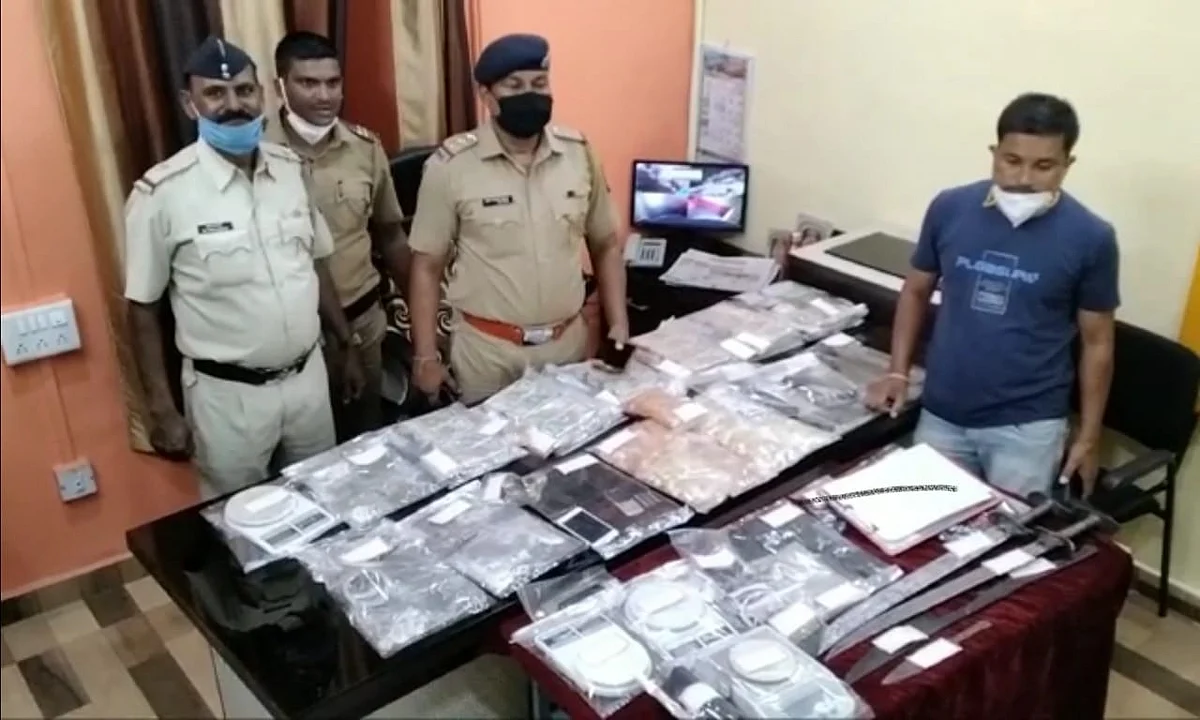 सोन्याची नकली नाणी देत फसवणूक करणाऱ्या टोळीचा पर्दाफाश