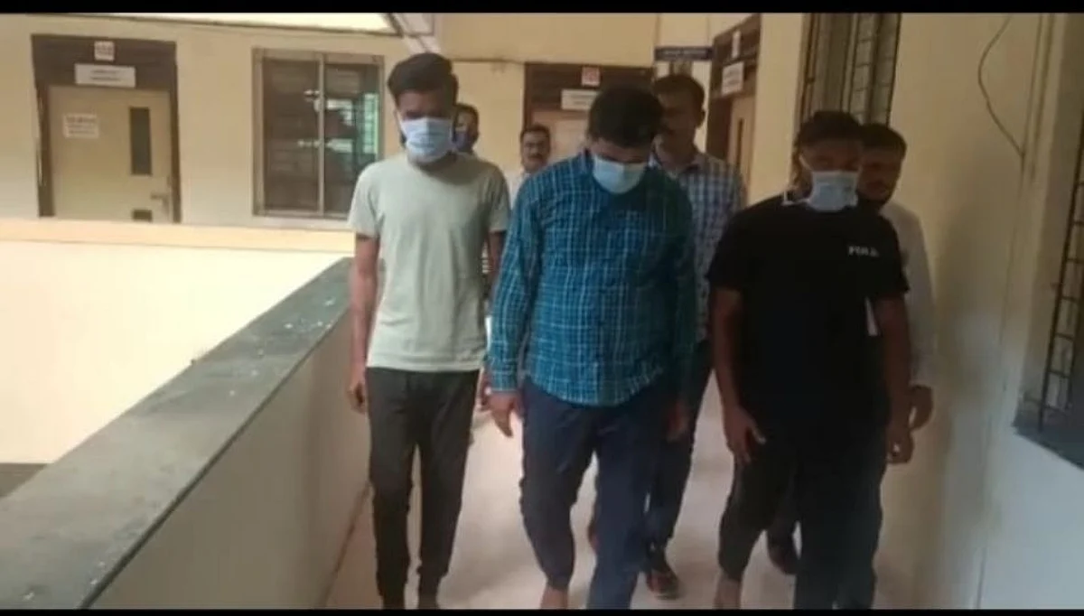हनीट्रॅपमध्ये अडकवण्याचा अनोखा प्रकार; पाहा VIDEO