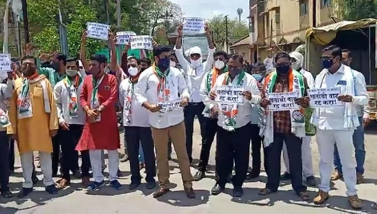 अकोल्यात खत दरवाढ विरोधात राष्ट्रवादीचे आंदोलन