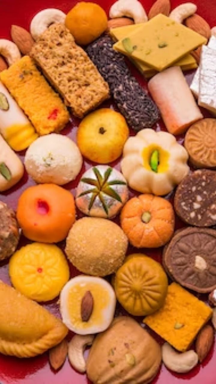 Diwali Sweets: मिठाई भेसळयुक्त आहे की नाही, कसं ओळखाल?