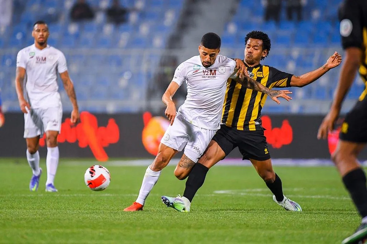"الاتحاد" يطفئ وهج "الشباب" .. بلغ النقطة 57 واقترب من حلم السنين