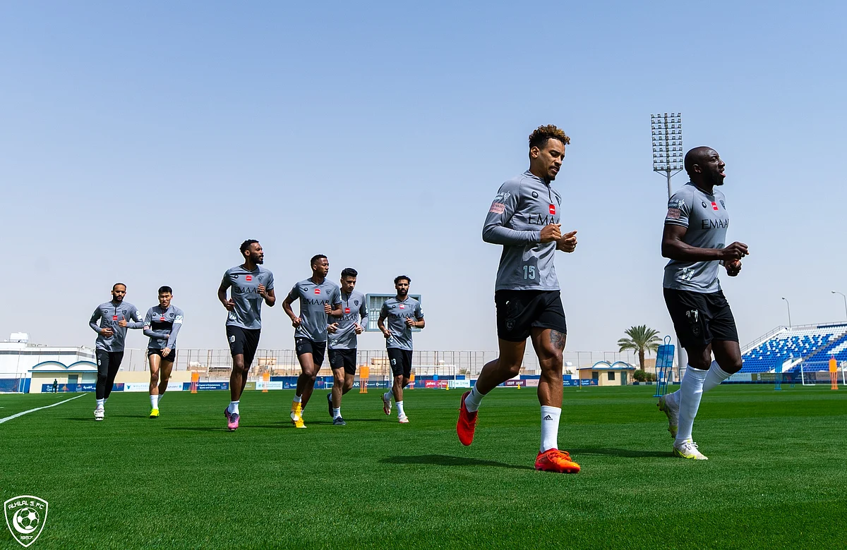 "الهلال" يستعيد خدمات "عطيف" و"الدوسري".. قبل موقعة "الشباب" في نصف نهائي كأس الملك