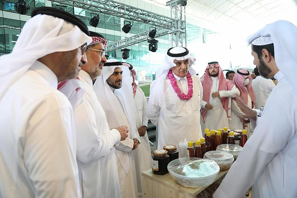 "الفضلي" يفتتح مهرجان الورد الطائفي والبن والعسل بالرياض