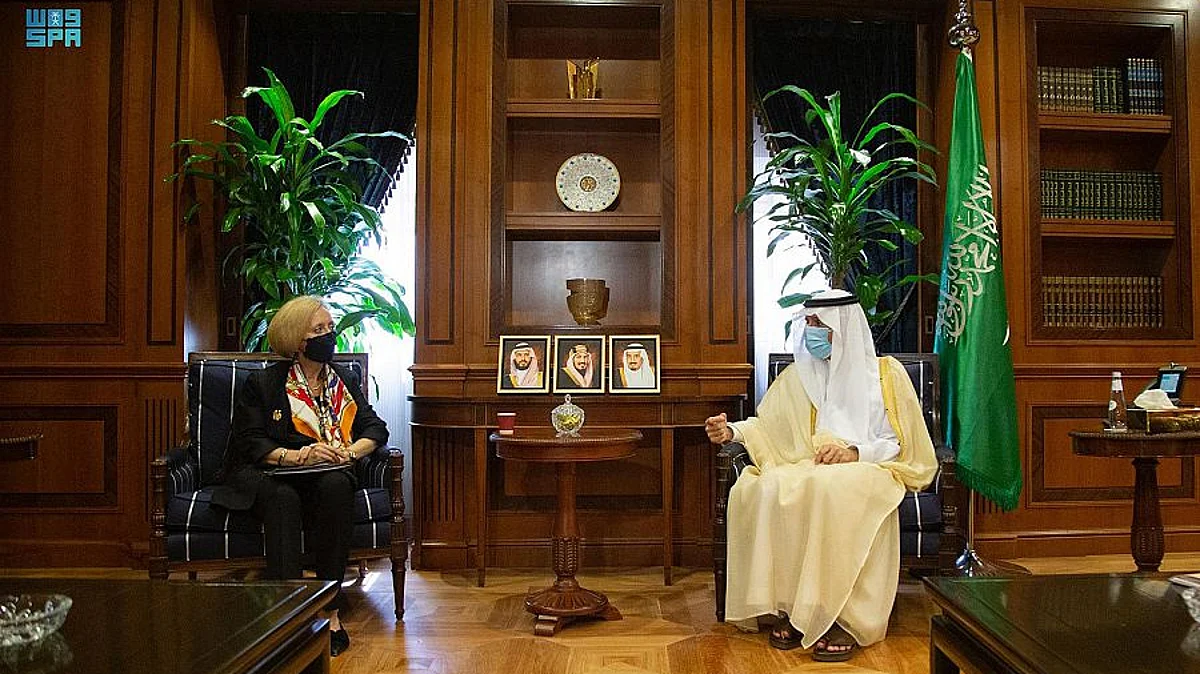 "الجبير" يبحث مع القائمة بأعمال سفارة الولايات المتحدة وسفير فرنسا بالرياض مستجدات الأوضاع