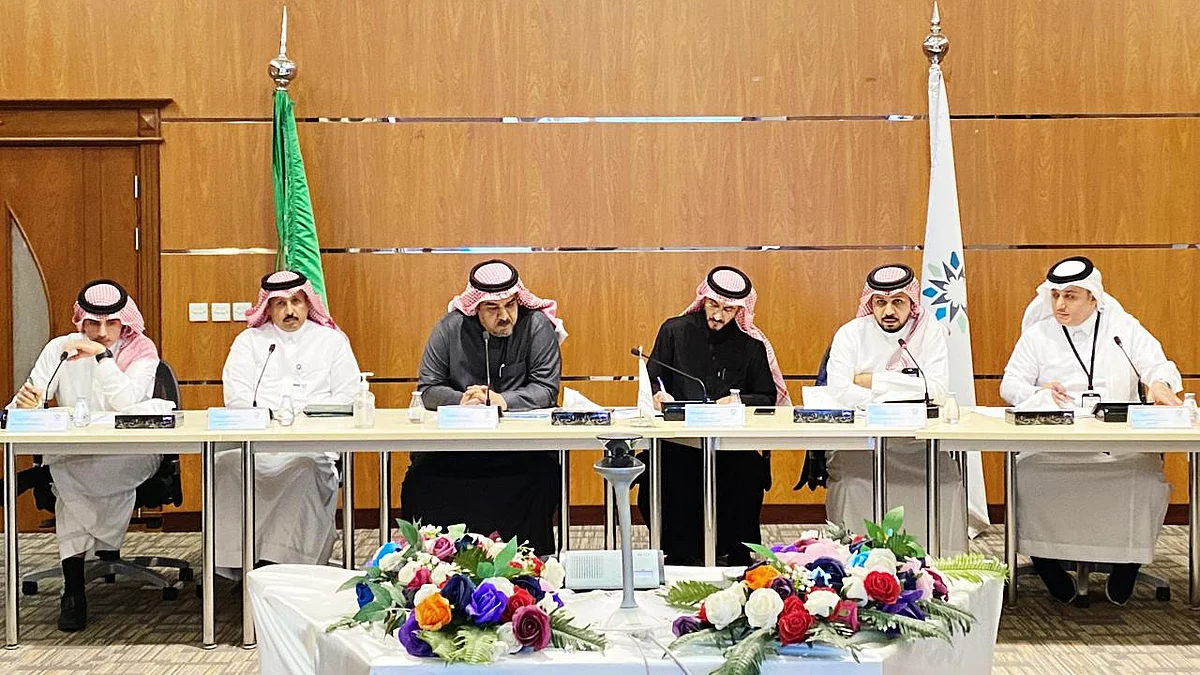 استشاري "تقني عسير" يناقش فتح تخصصات جديدة بعدد من الكليات والمعاهد الصناعية