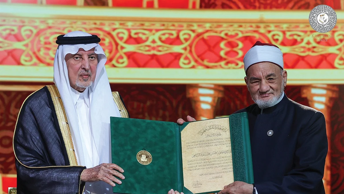 الفائز بجائزة الملك فيصل يكشف عن سبب نذره ثوابها ويروي موقفاً قبل 50 سنة