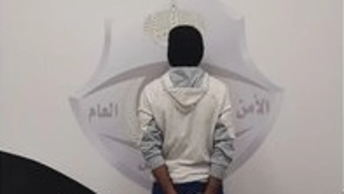 عسير.. القبض على مخالف لنظام أمن الحدود ظهر في مقطع فيديو يوثّق مخالفته